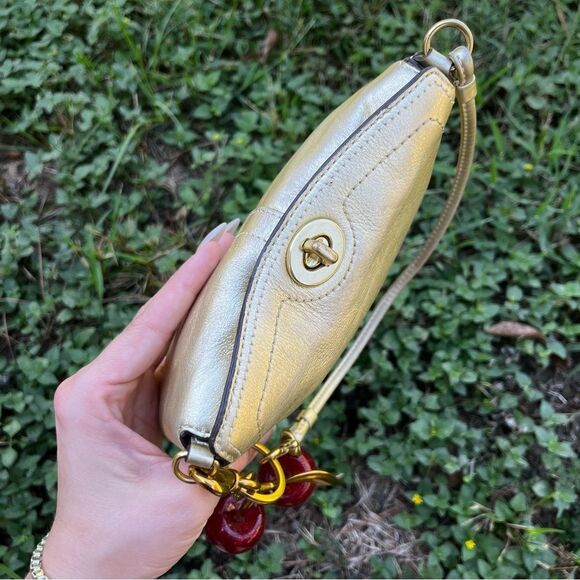 COACH Gold Y2K Shimmer Metallic Turnlock Baguette Hobo Shoulder SoHo Hampton - Picture 5 of 13